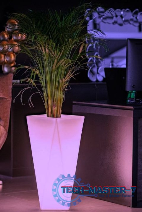 Designerska donica MONUMO VASO biała z oświetleniem MONUMO Designerska donica MONUMO VASO biała z oświetleniem MONUMO