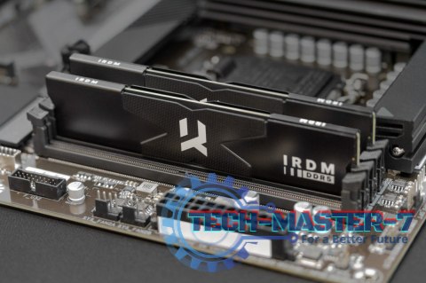 Pamięć DDR5 IRDM 32GB(2*16GB)/5600 CL30 czarna Pamięć DDR5 IRDM 32GB(2*16GB)/5600 CL30 czarna